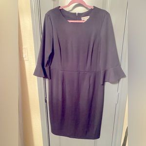 Very flattering navy blue dress! 3/4 sleeves w/ruffles Sz 16 Amazing condition!